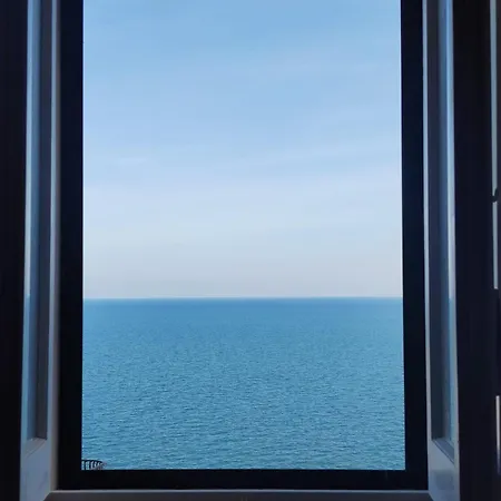 La Finestra Sul Mare Nel Centro Storico アパート