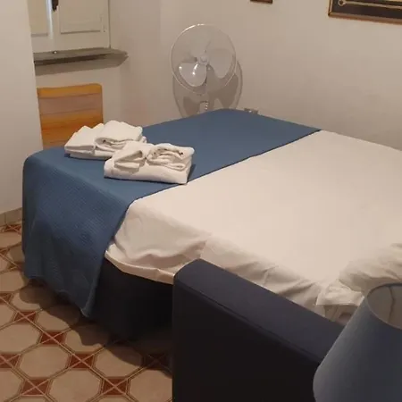 Apartment La Finestra Sul Mare Nel Centro Storico Vieste